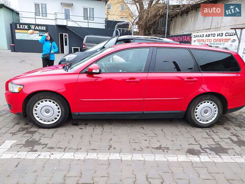 Универсал Volvo V50 2010 в Болграде