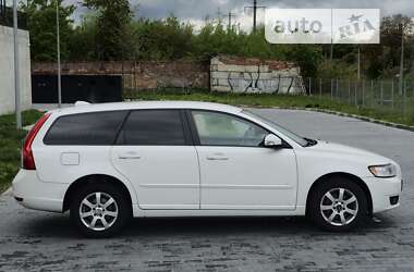 Универсал Volvo V50 2010 в Львове