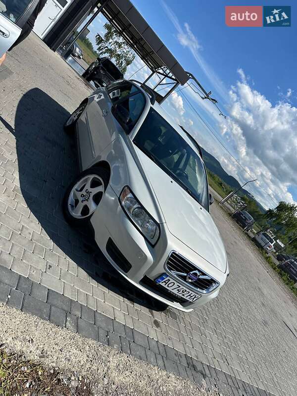 Volvo V50 2011