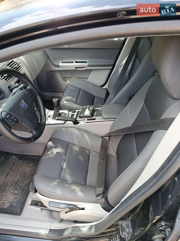 Универсал Volvo V50 2009 в Мене