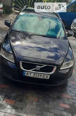 Универсал Volvo V50 2010 в Остроге