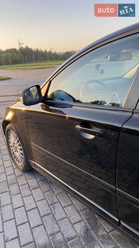 Универсал Volvo V50 2010 в Львове