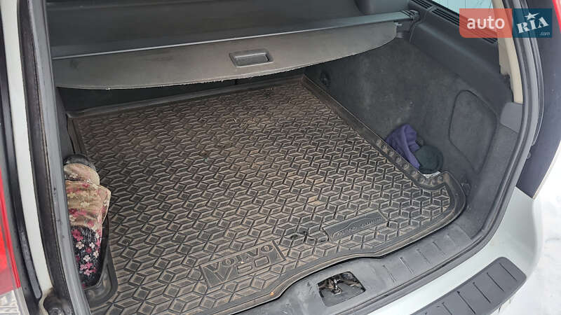 Універсал Volvo V50 2010 в Сумах