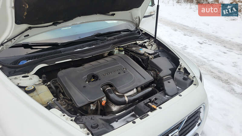 Універсал Volvo V50 2010 в Сумах