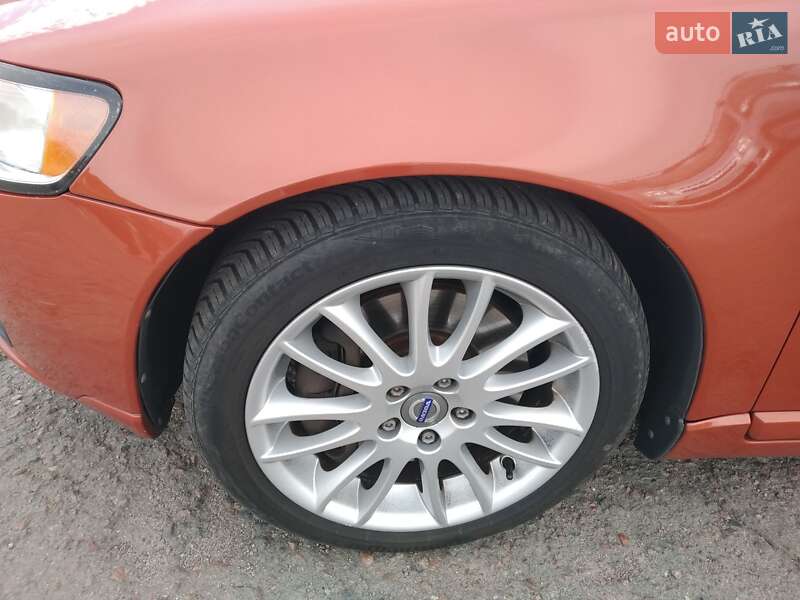 Універсал Volvo V50 2010 в Костопілі