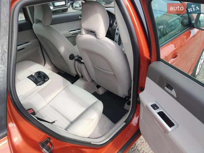 Універсал Volvo V50 2010 в Костопілі
