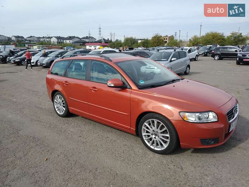 Універсал Volvo V50 2010 в Костопілі