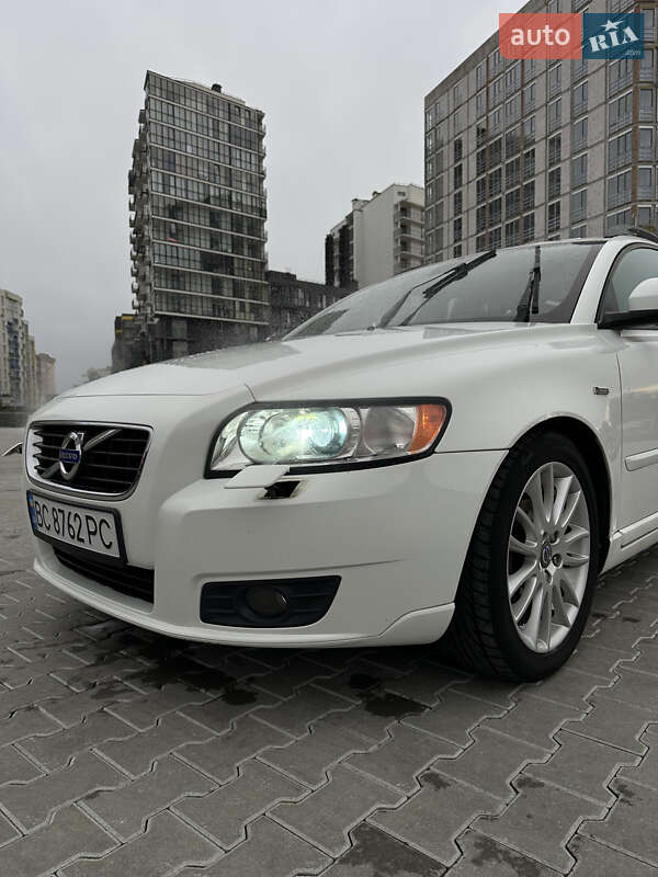Volvo V50 2010