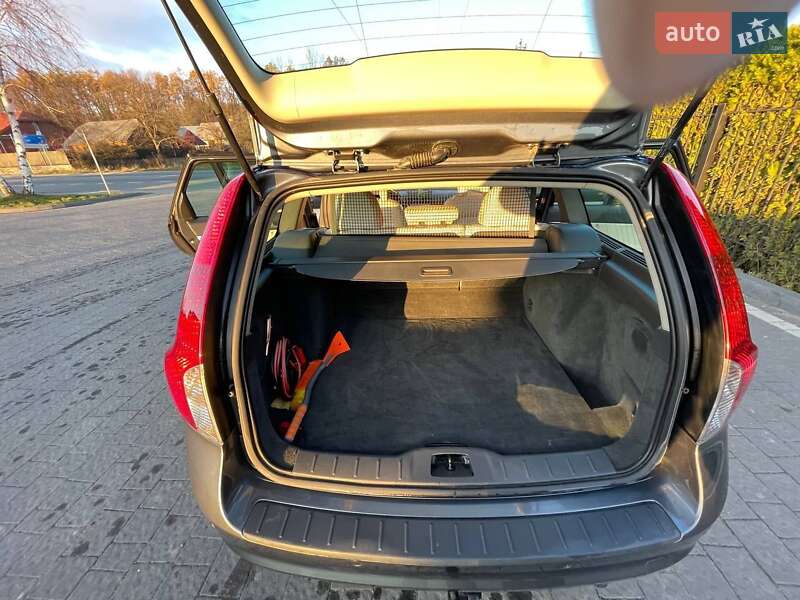 Универсал Volvo V50 2012 в Долине