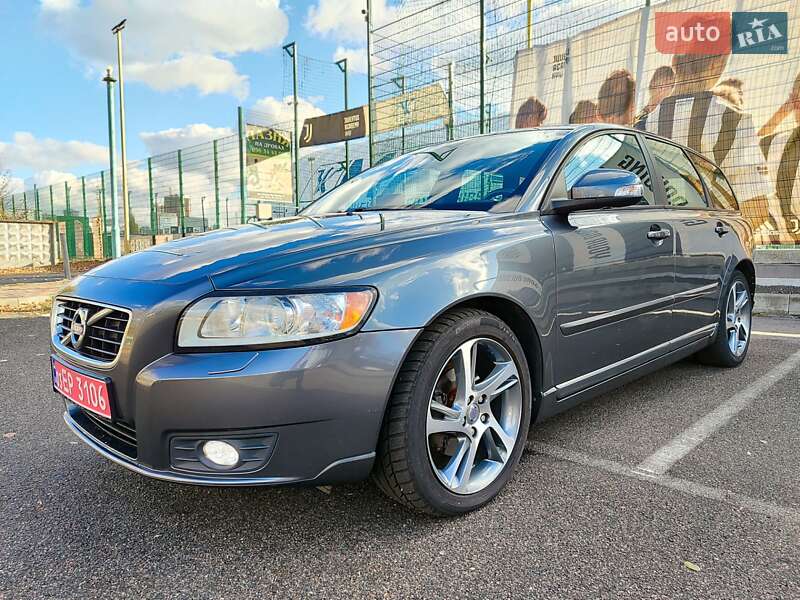 Универсал Volvo V50 2012 в Киеве