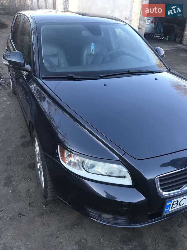 Универсал Volvo V50 2010 в 