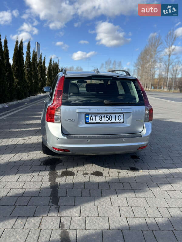 Универсал Volvo V50 2011 в Надворной