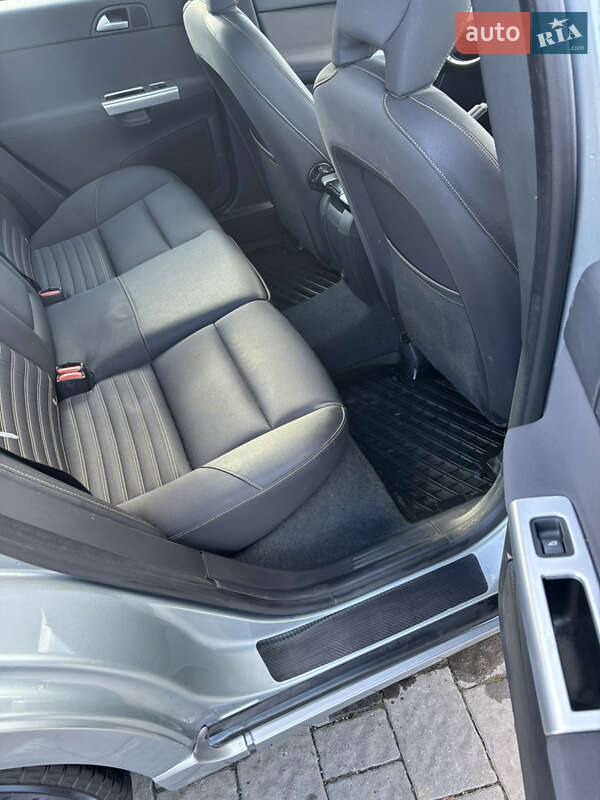 Универсал Volvo V50 2011 в Надворной