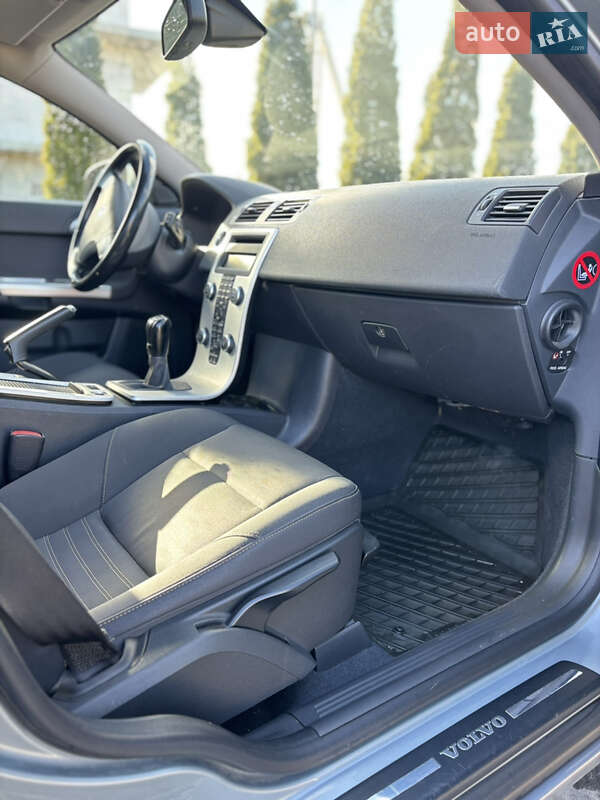 Универсал Volvo V50 2011 в Надворной