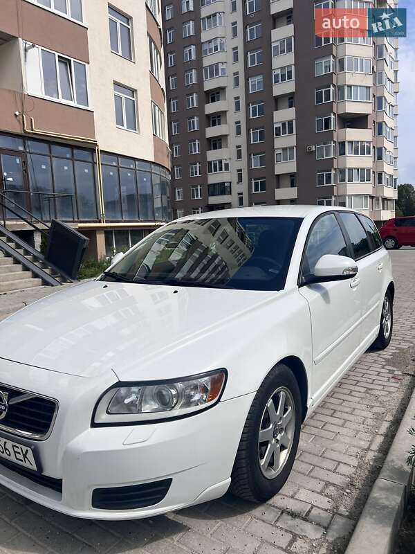 Універсал Volvo V50 2011 в Тернополі