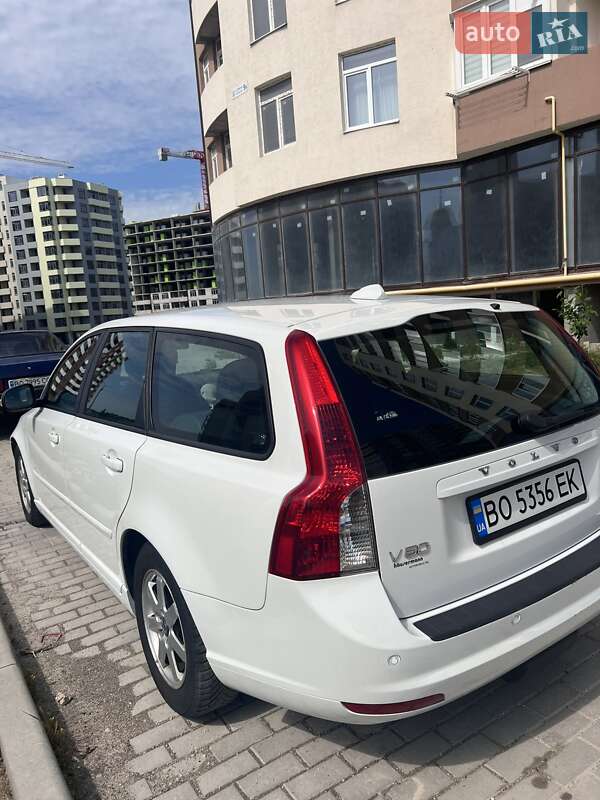 Універсал Volvo V50 2011 в Тернополі