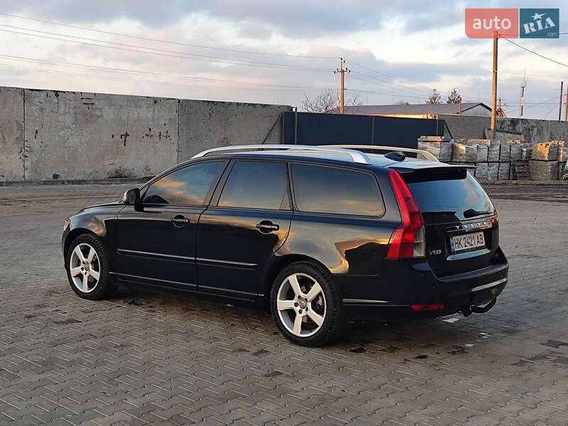 Універсал Volvo V50 2011 в Сарнах