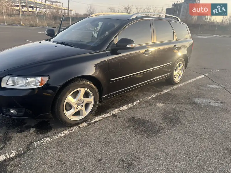 Volvo V50