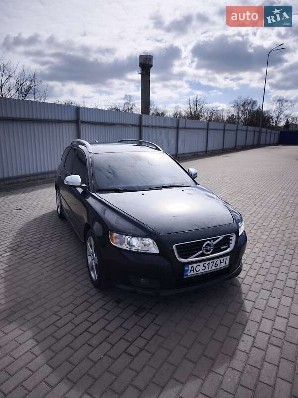Volvo V50 2011