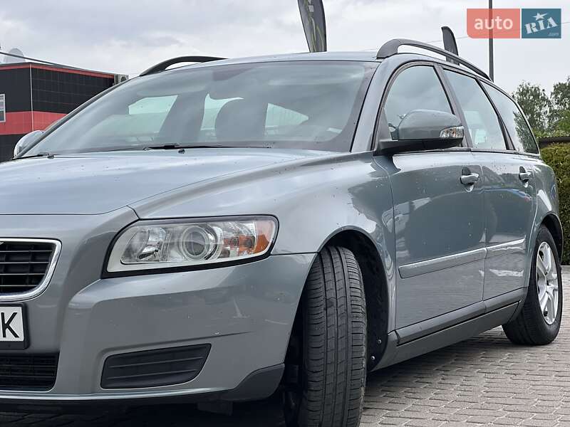 Универсал Volvo V50 2010 в 