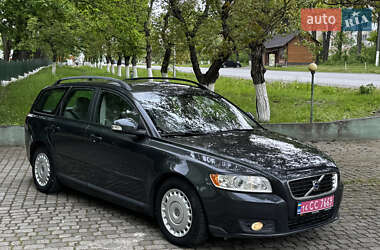 Универсал Volvo V50 2010 в Залещиках