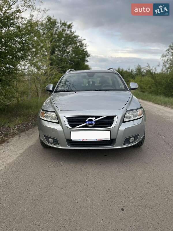 Volvo V50 2011