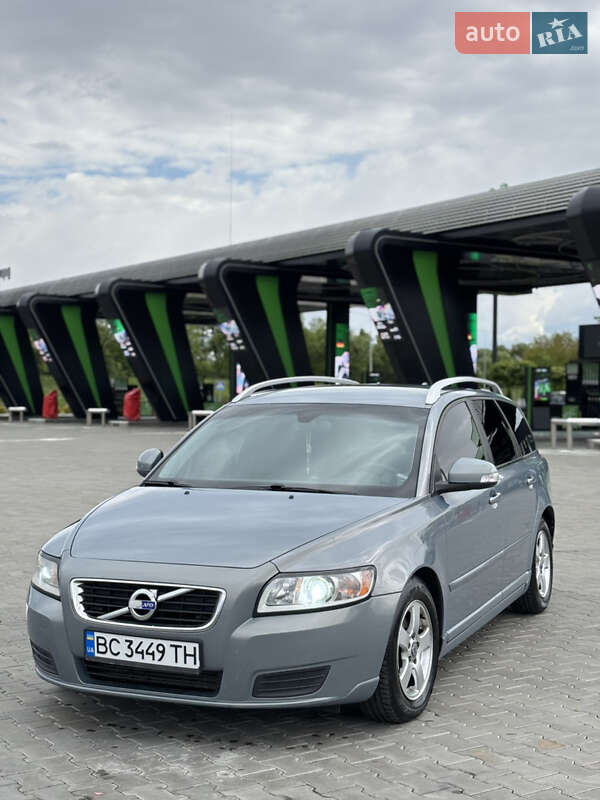 Универсал Volvo V50 2012 в 