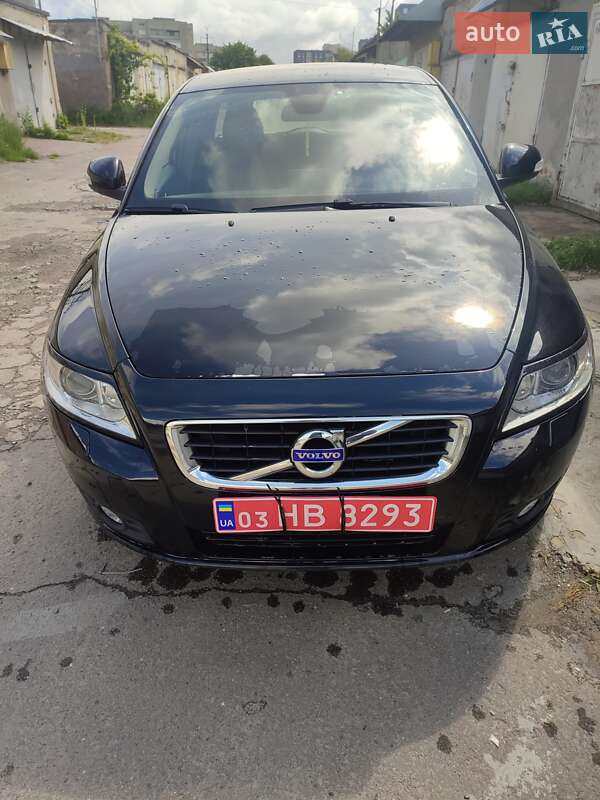 Универсал Volvo V50 2012 в 