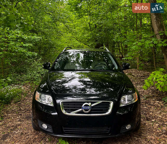 Volvo V50 2011