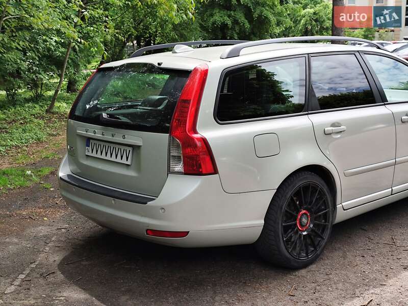Універсал Volvo V50 2010 в Львові