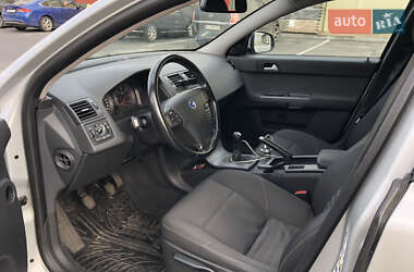 Универсал Volvo V50 2010 в 