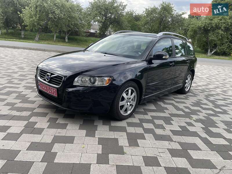 Универсал Volvo V50 2012 в 