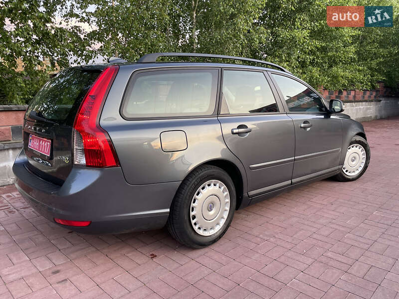 Універсал Volvo V50 2010 в Рівному