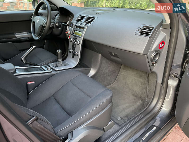 Універсал Volvo V50 2010 в Рівному