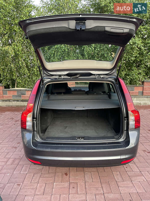 Універсал Volvo V50 2010 в Рівному