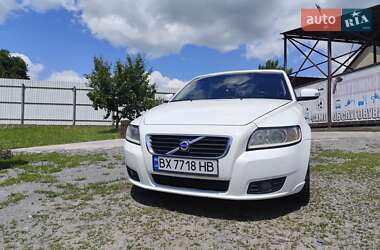 Універсал Volvo V50 2009 в Ізяславі