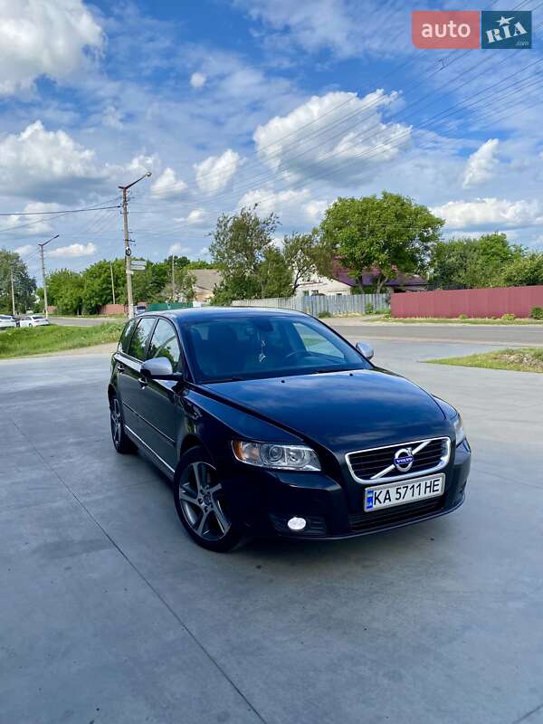 Volvo V50