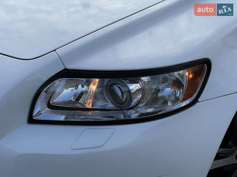 Універсал Volvo V50 2012 в Радивиліві