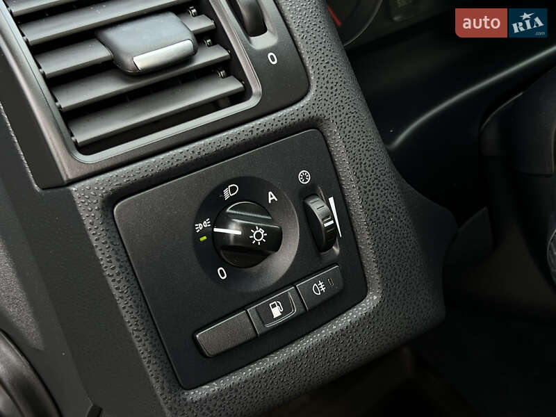 Універсал Volvo V50 2012 в Радивиліві