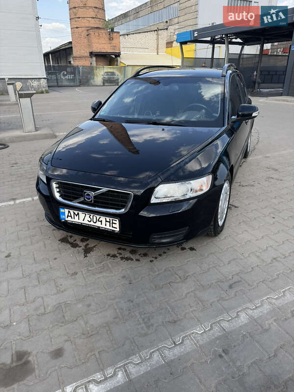 Універсал Volvo V50 2010 в Житомирі