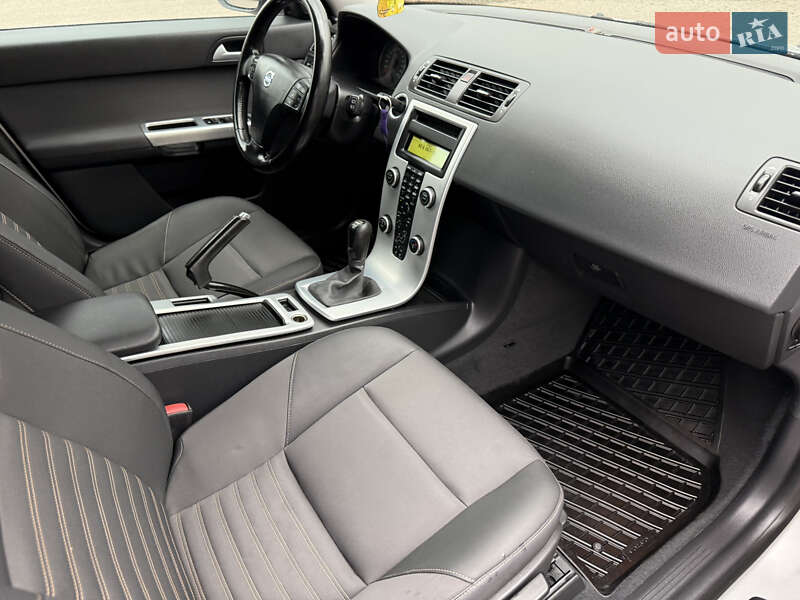 Універсал Volvo V50 2011 в Рівному