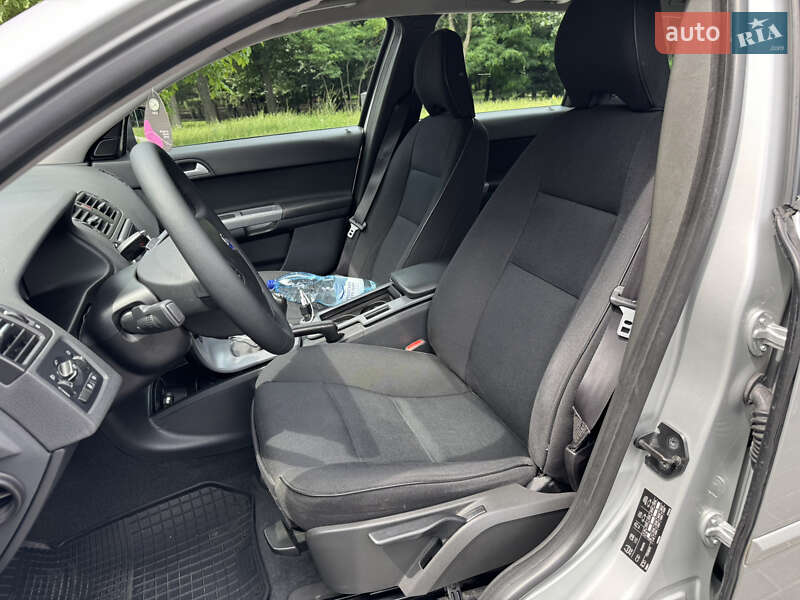 Универсал Volvo V50 2010 в Луцке