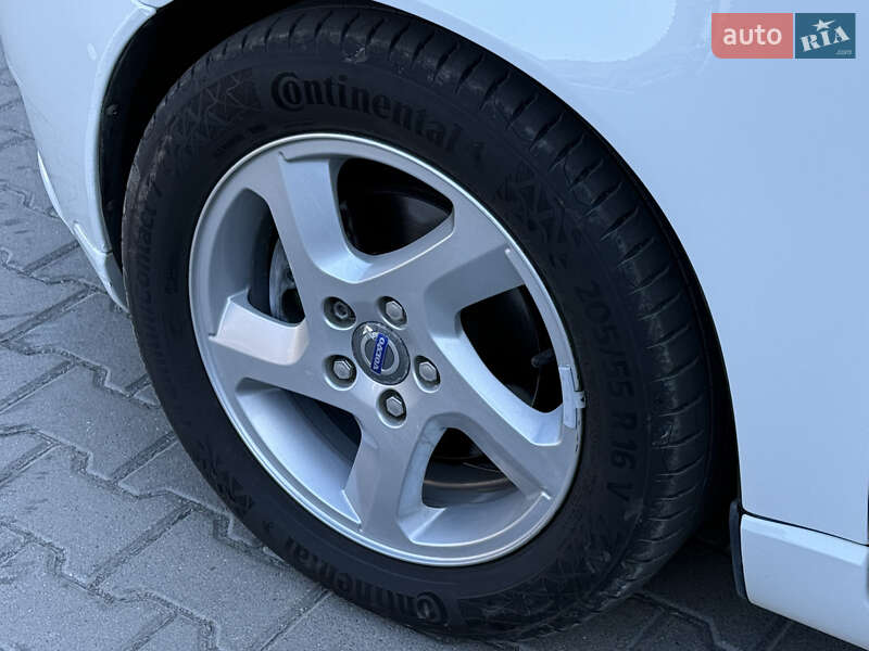 Универсал Volvo V50 2012 в Ровно