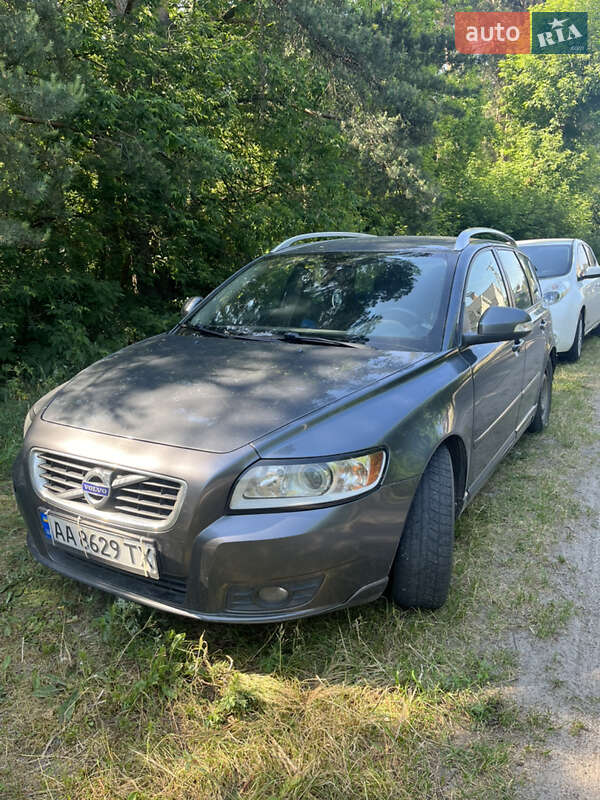 Универсал Volvo V50 2010 в Киеве
