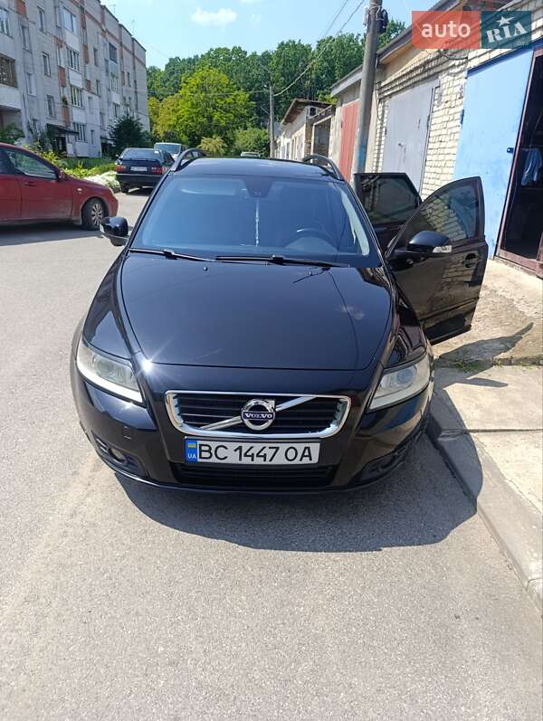 Универсал Volvo V50 2010 в 