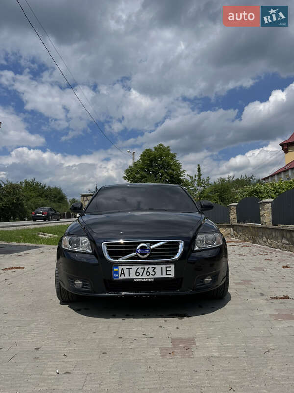 Универсал Volvo V50 2011 в Надворной