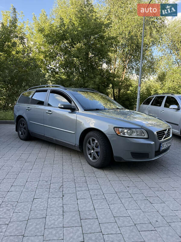 Універсал Volvo V50 2009 в Новояворівську