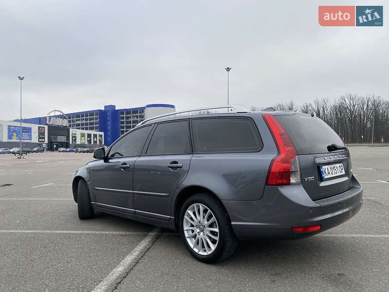 Универсал Volvo V50 2010 в Киеве