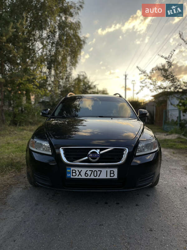 Универсал Volvo V50 2010 в Славуте