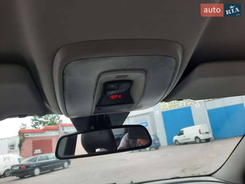 Универсал Volvo V50 2012 в Полтаве